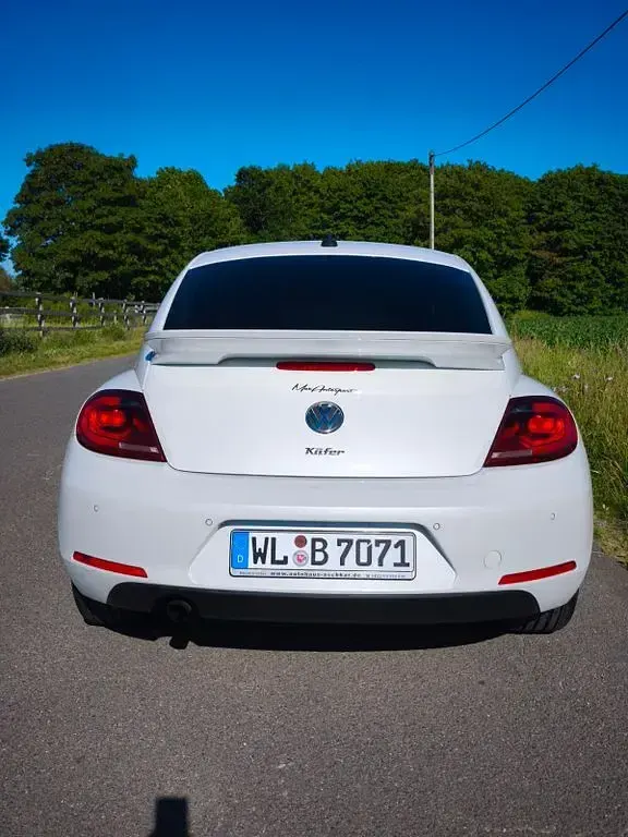 Gebraucht VW Beetle Design 105 PS (77 kW) 2012 Weiß Kleinwagen