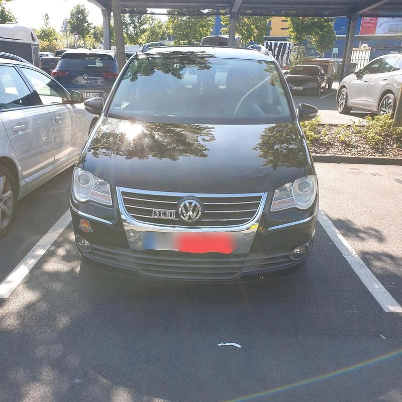 Schwarz Gebraucht 2009 VW Touran Van / Kleinbus | 2.000 € (Superpreis) - Bild 1/4