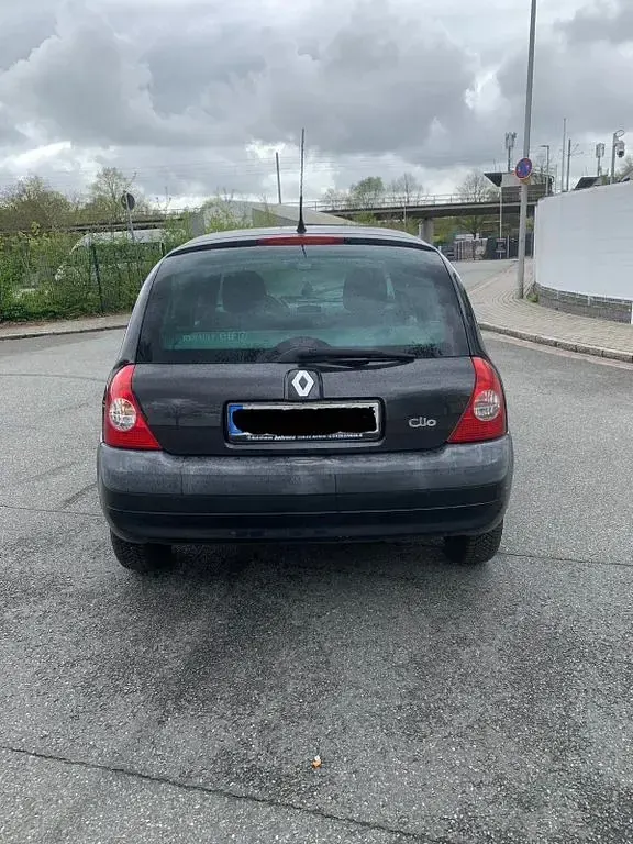 Second-hand Renault Clio II Expression 75 CP (55 kW) 2003 Negru Berlinǎ