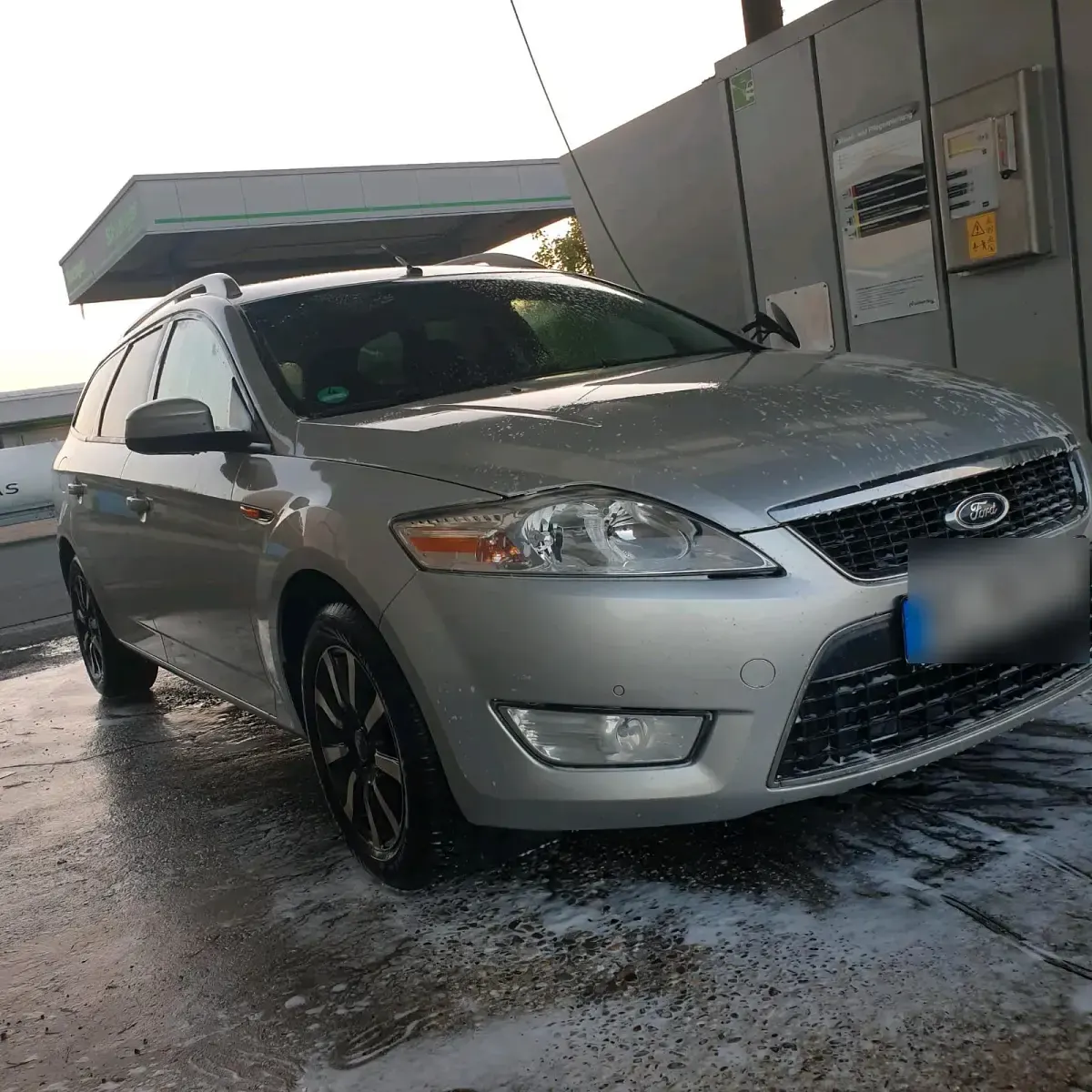 Gebraucht Ford Mondeo 125 PS (91 kW) 2009 Silber Kombi