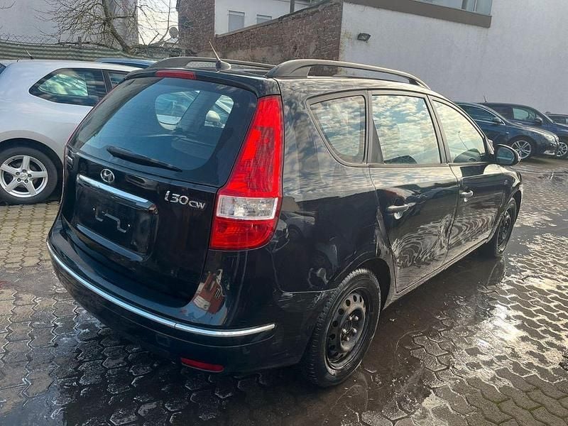 Gebraucht Hyundai i30 Comfort 126 PS (92 kW) 2008 Schwarz Kombi