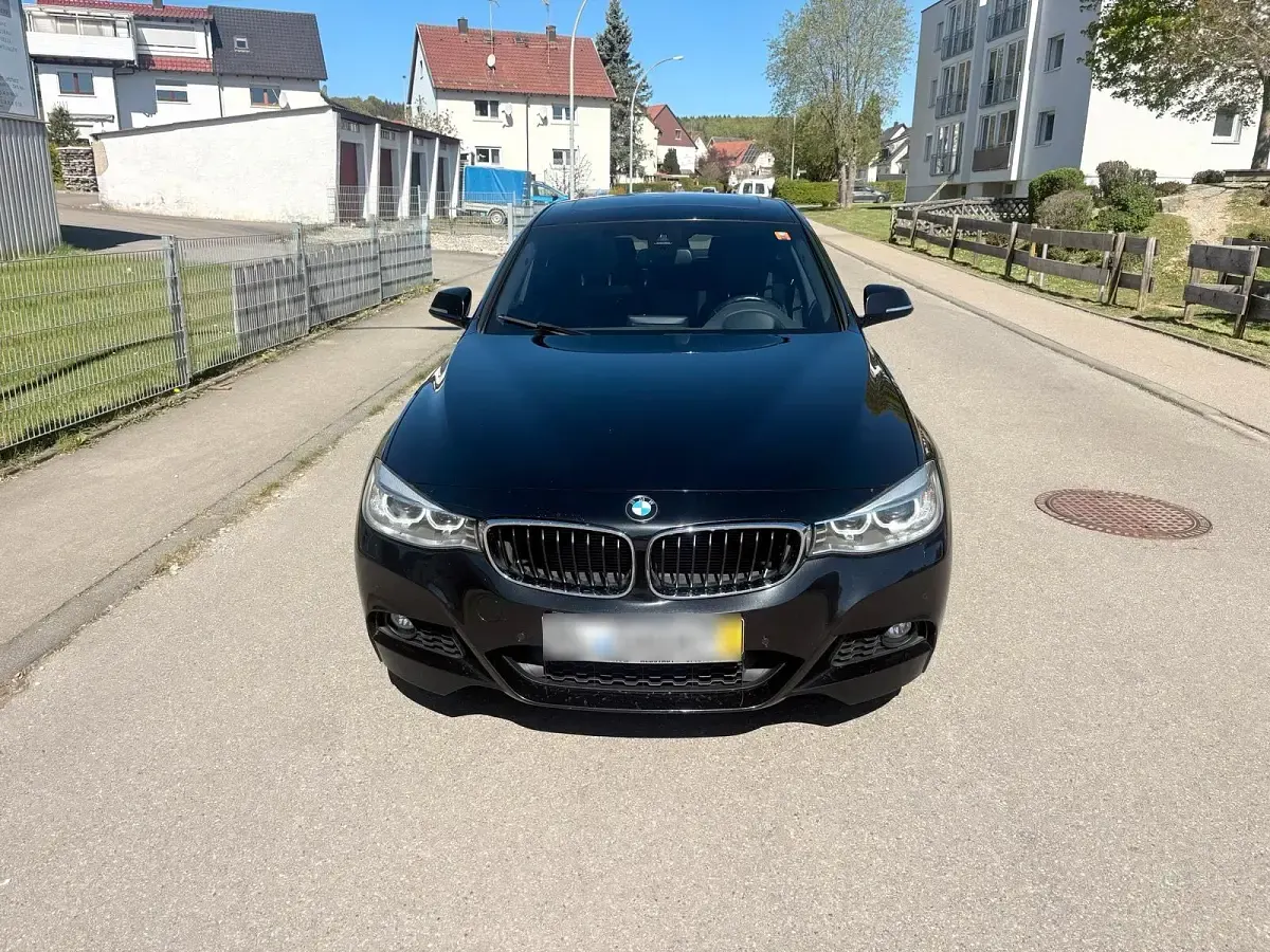 Second-hand BMW 320 184 CP (135 kW) 2013 Negru Berlinǎ