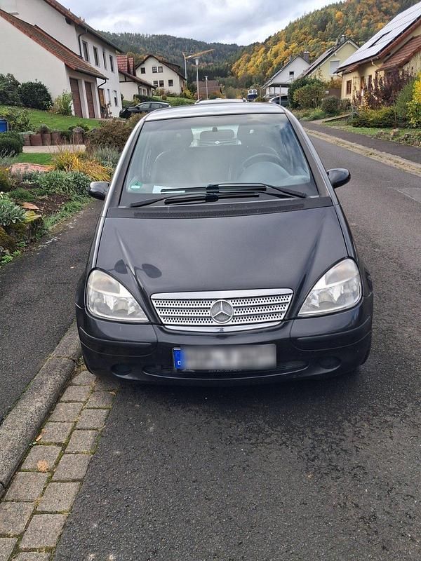 Schwarz Gebraucht 2000 Mercedes A170 Kleinwagen | 950 € (Fairer Preis) - Bild 1/4