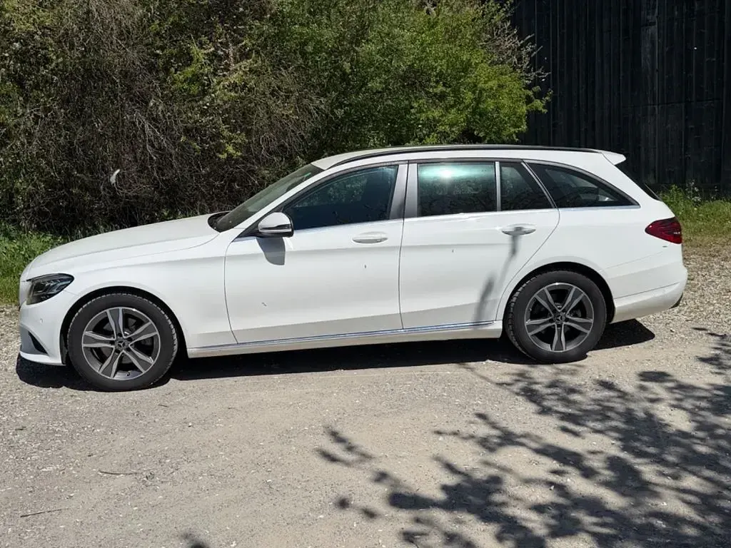 Gebraucht Mercedes C220 194 PS (142 kW) 2018 Weiß Limousine