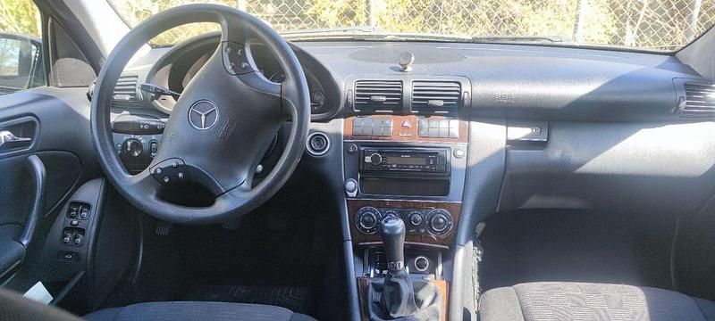 Gebraucht Mercedes C180 143 PS (105 kW) 2004 Schwarz Limousine