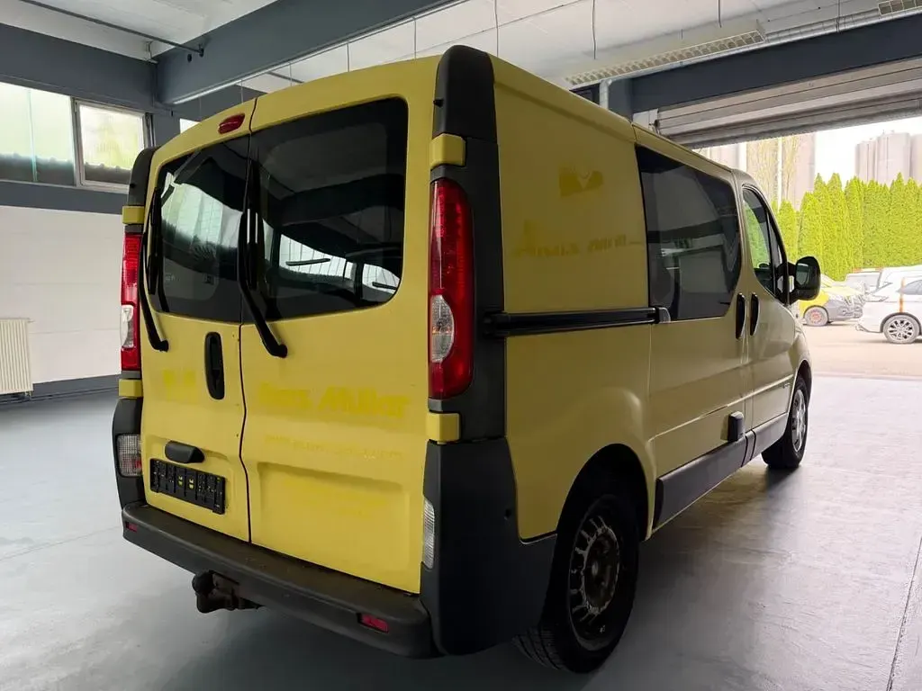 Gebraucht Renault Trafic 114 PS (83 kW) 2013 Gelb Van / Kleinbus