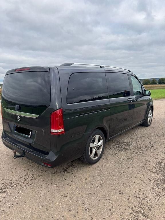 Gebraucht Mercedes V250 Edition 190 PS (139 kW) 2023 Grau Van / Kleinbus