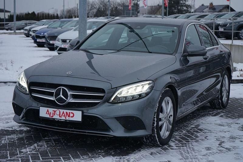 Gebraucht Mercedes C180 Avantgarde 156 PS (114 kW) 2019 Grau Limousine