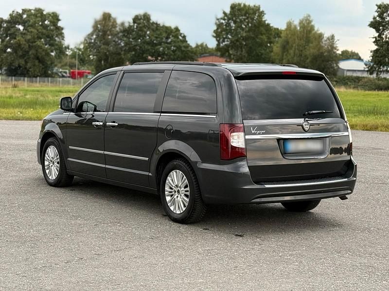 Second-hand Lancia Voyager 163 CP (119 kW) 2012 Gri Monovolum
