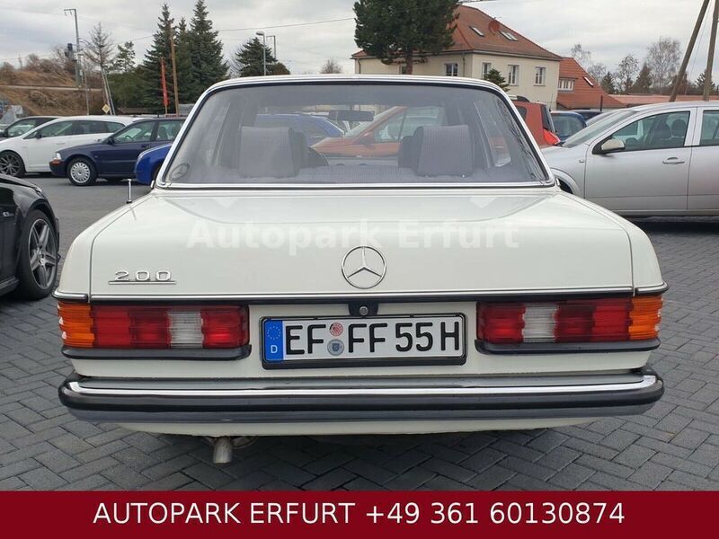 Gebraucht Mercedes 200 109 PS (80 kW) 1984 Weiß Limousine