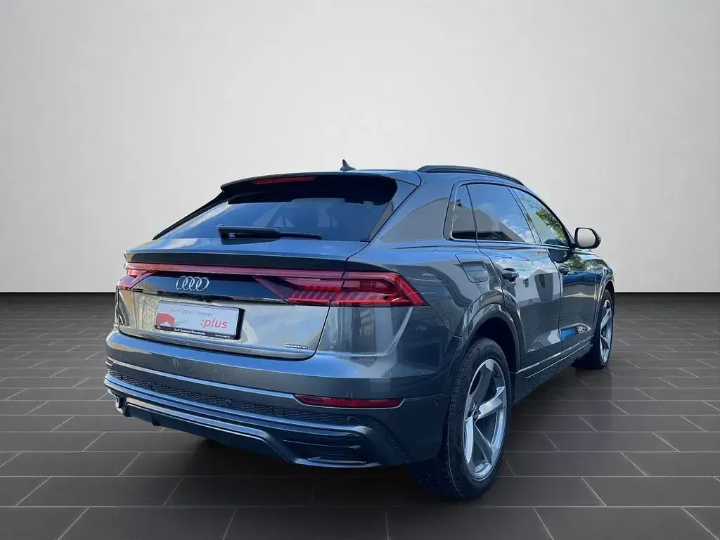 Gebraucht Audi Q8 Sport 286 PS (210 kW) 2023 Daytonagrau perleffekt (metallic) SUV