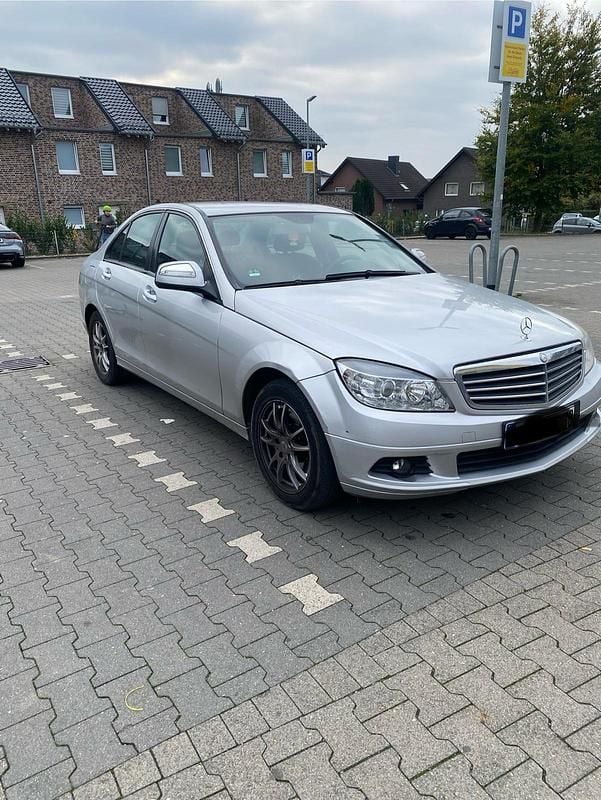 Silber Gebraucht 2009 Mercedes C220 Limousine | 5.600 € (Guter Preis) - Bild 1/4
