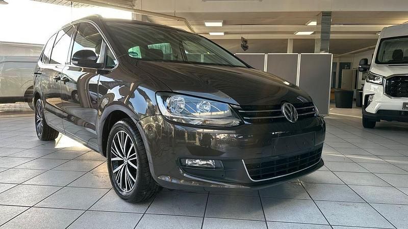 Gebraucht VW Sharan Comfortline 150 PS (110 kW) 2017 Schwarz Van / Kleinbus