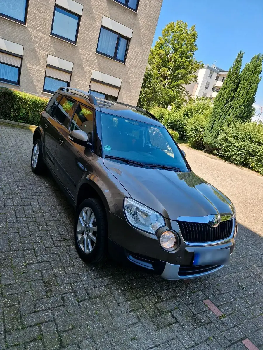Gebraucht Skoda Yeti 140 PS (102 kW) 2011 Gold SUV