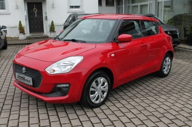 Rot Gebraucht 2019 Suzuki Swift Club Kleinwagen | 10.890 € (Guter Preis) - Bild 1/4