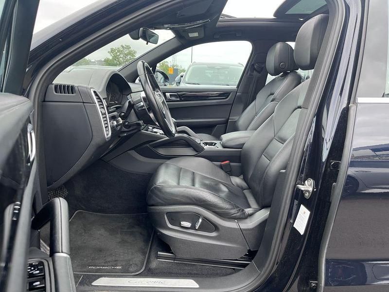 Używany Porsche Cayenne 340 KM (250 kW) 2018 Czarny SUV