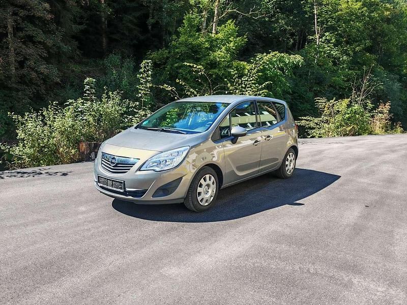 Gebraucht 2012 Opel Meriva Edition Van / Kleinbus | 7.499 € (Etwas zu teuer) - Bild 1/4