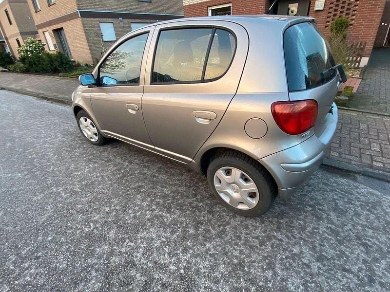 Gebraucht Toyota Yaris Sol 65 PS (47 kW) 2005 Grau Kleinwagen