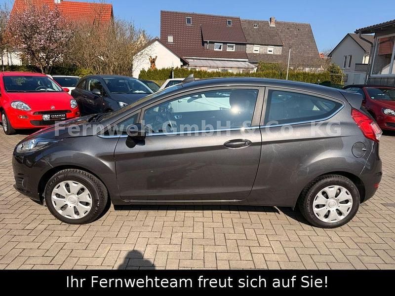 Gebraucht Ford Fiesta Titanium 82 PS (60 kW) 2016 Grau Kleinwagen