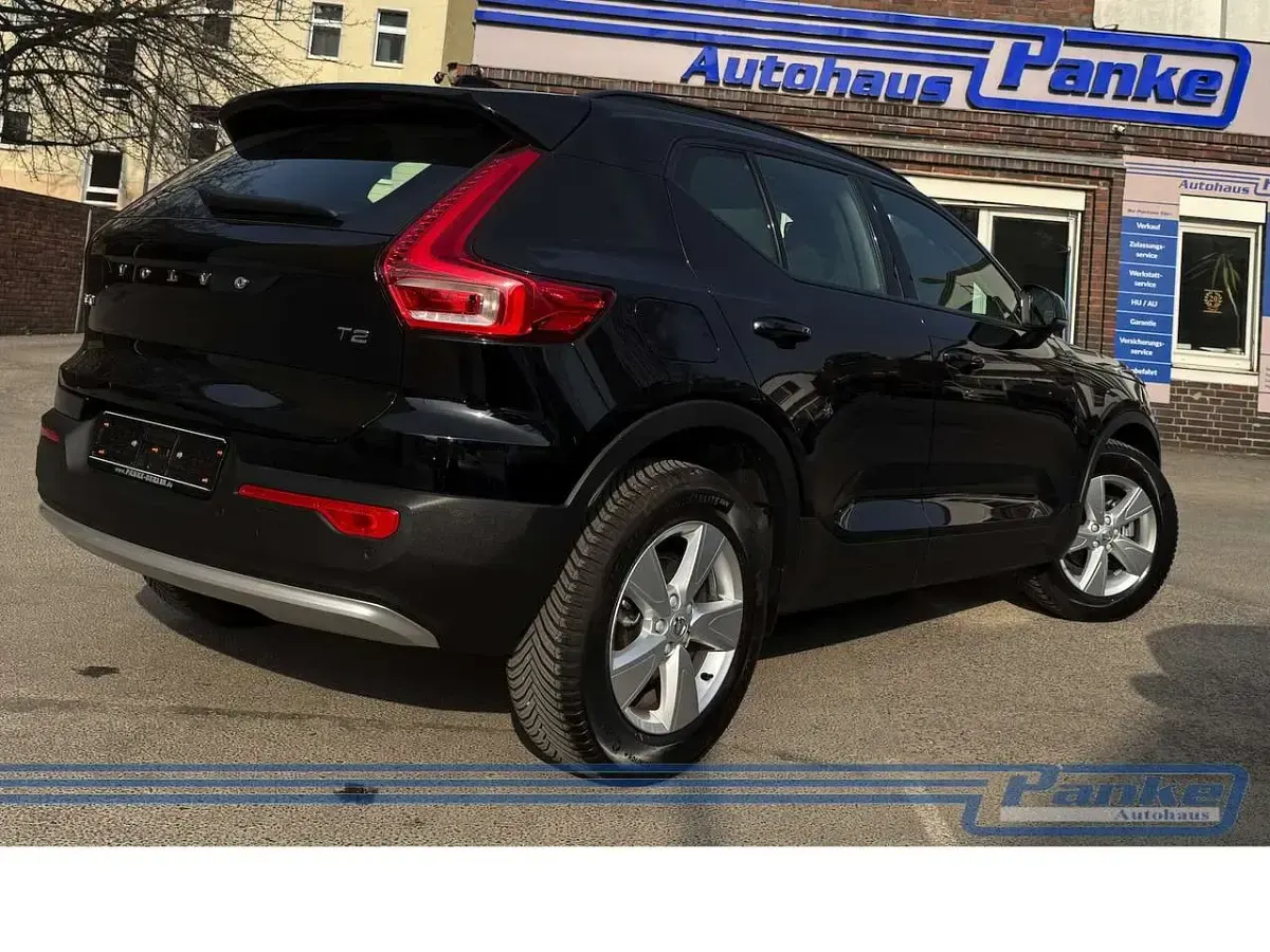 Gebraucht Volvo XC40 129 PS (94 kW) 2022 Schwarz SUV