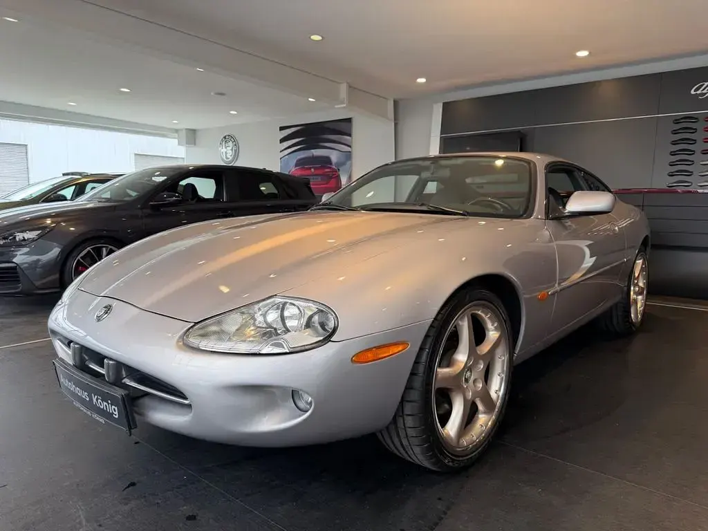 Gebraucht Jaguar XK8 284 PS (208 kW) 2000 Silber Coupé