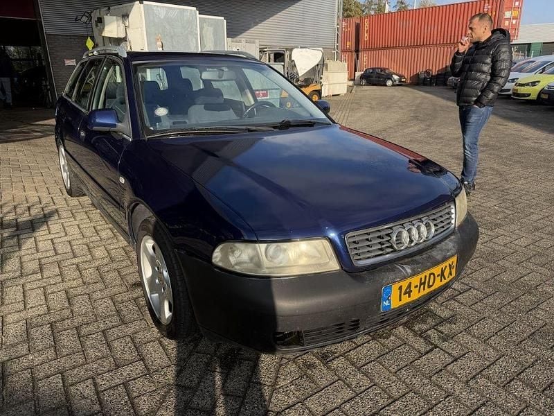 Gebraucht Audi A4 116 PS (85 kW) 2001 Blau Kombi