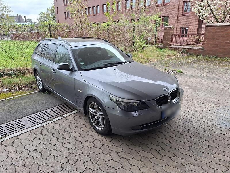 Grau Gebraucht 2010 BMW 560L Limousine | 6.500 € - Bild 1/4