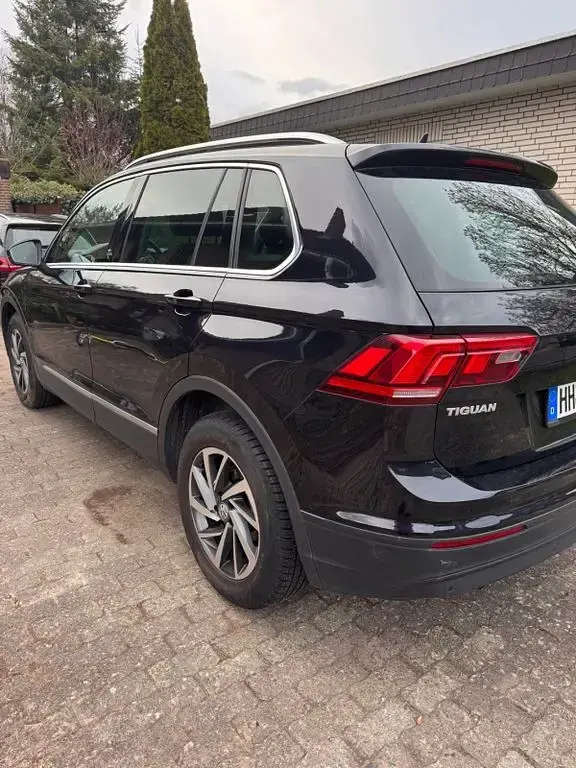 Gebraucht VW Tiguan Sound 150 PS (110 kW) 2017 Schwarz SUV