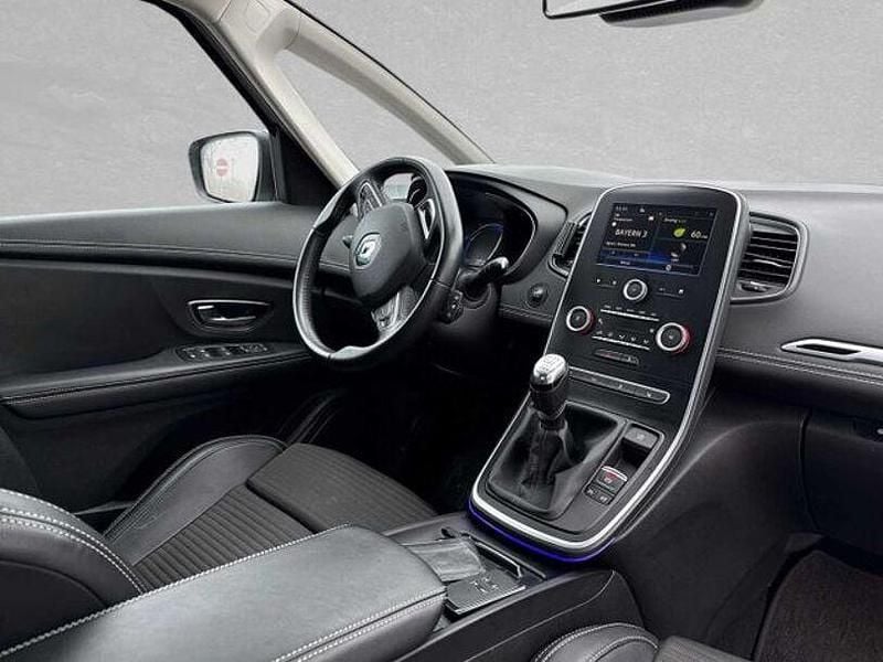 Gebraucht Renault Scénic IV Intens 116 PS (85 kW) 2018 Weiß (weiß) Van / Kleinbus