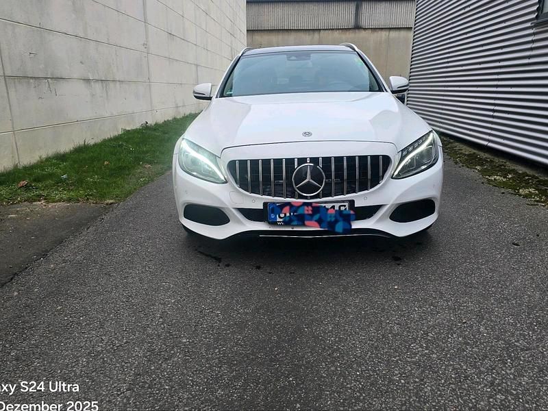 Weiß Gebraucht 2017 Mercedes C220 Kombi | 12.850 € (Guter Preis) - Bild 1/4