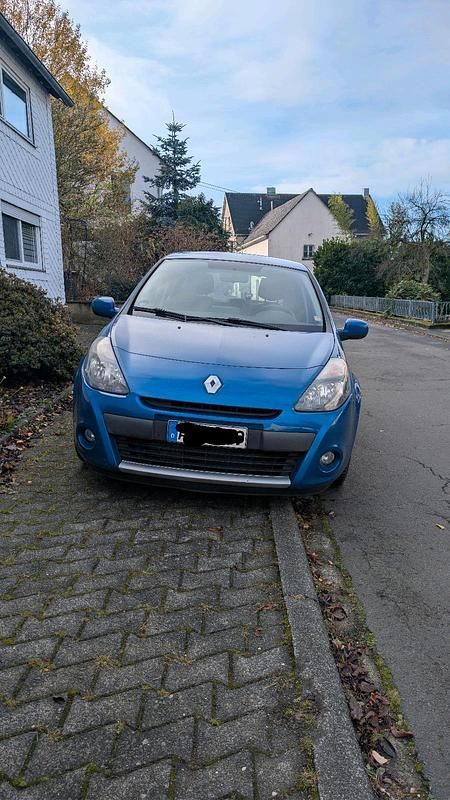 Gebraucht Renault Clio II 105 PS (77 kW) 2011 Blau Kleinwagen