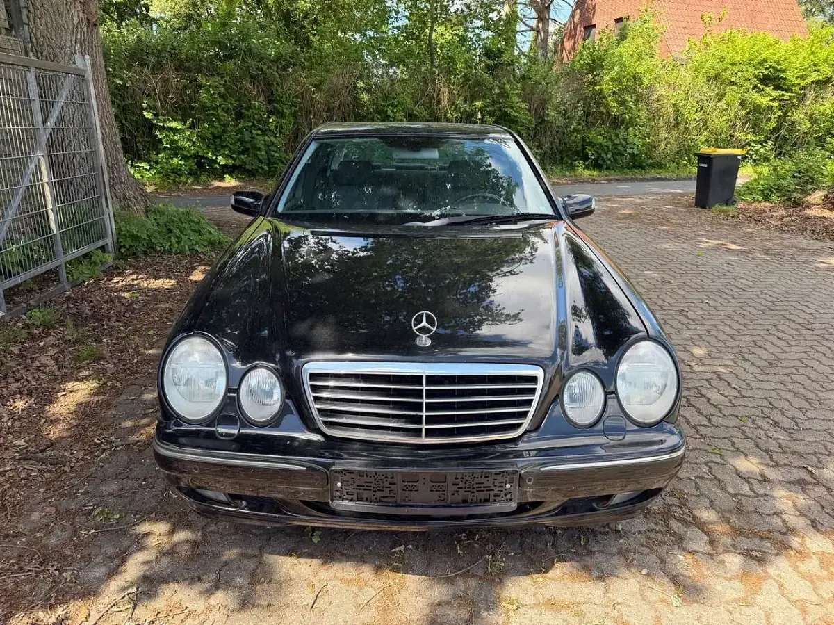 Gebraucht Mercedes E270 170 PS (125 kW) 2001 Obsidianschwarz  metalliclack Limousine