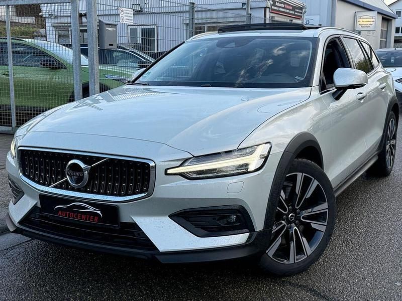 Gebraucht Volvo V60 CC Pro 250 PS (183 kW) 2021 Silber Kombi