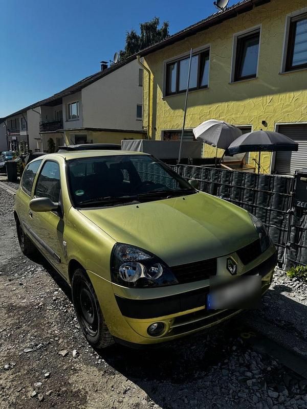 Gebraucht 2003 Renault Clio II Limousine | 650 € - Bild 1/4