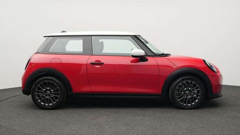Second-hand Mini Cooper Classic 156 CP (114 kW) 2024 Roșu Hatchback