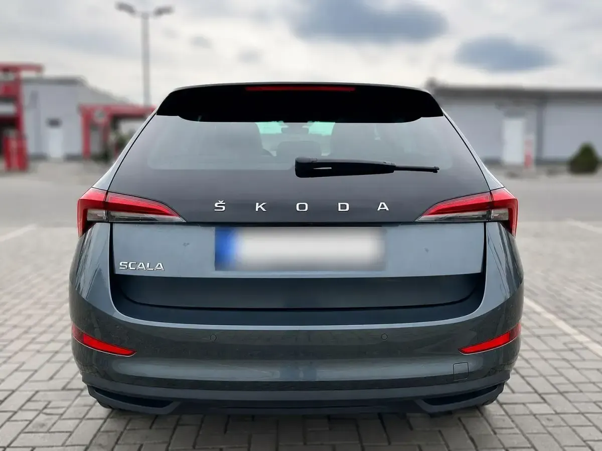 Gebraucht Skoda Scala Style 116 PS (85 kW) 2019 Grau Kleinwagen