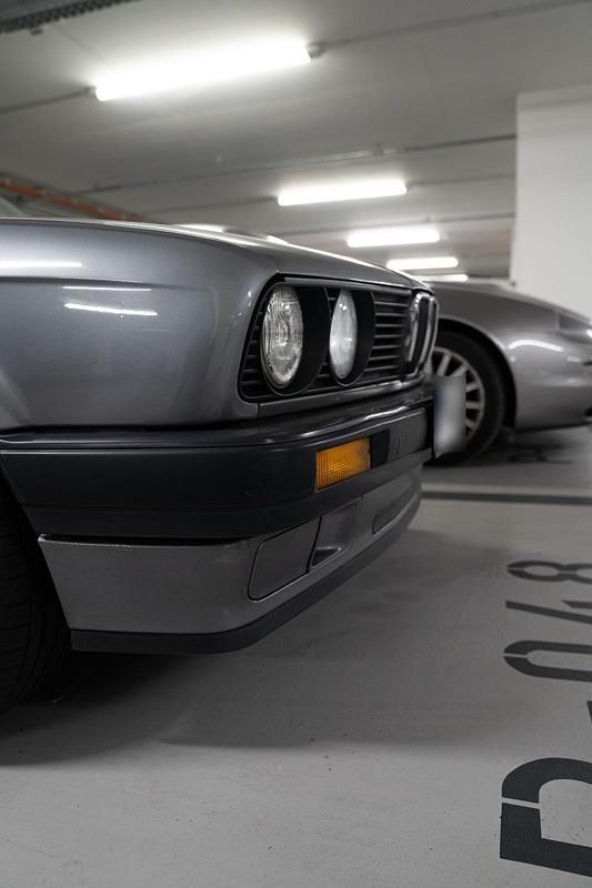 Gebraucht BMW 316 102 PS (75 kW) 1990 Grau Limousine