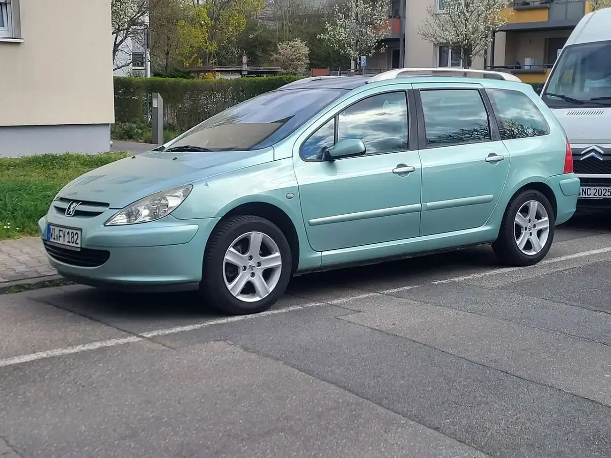 Gebraucht Peugeot 307 Premium 136 PS (100 kW) 2003 Grün Kombi