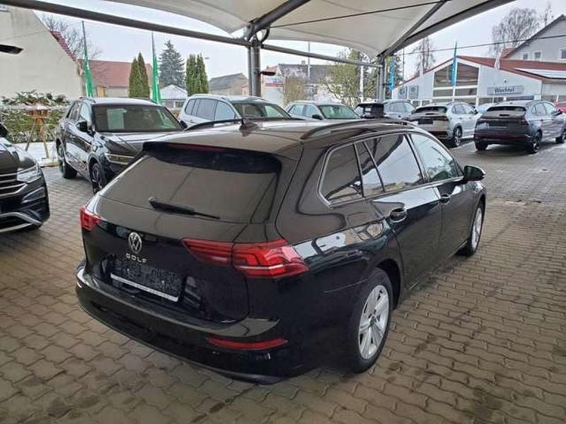 Gebraucht VW Golf VIII Life 116 PS (85 kW) 2025 Grenadillschwarzmetallic Kombi