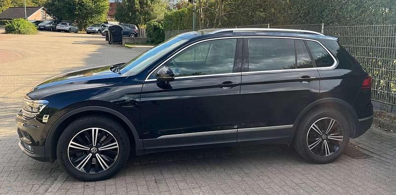 Schwarz Gebraucht 2020 VW Tiguan SUV | 24.450 € (Superpreis) - Bild 1/4