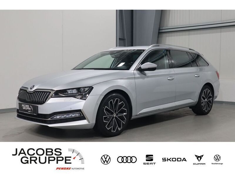 Silber Gebraucht 2022 Skoda Superb LAURIN & KLEMENT Kombi | 23.995 € (Superpreis) - Bild 1/4