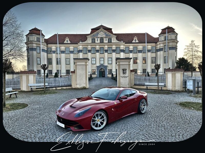 Rot Gebraucht 2013 Ferrari F12 Coupé | 269.000 € (Teuer) - Bild 1/4