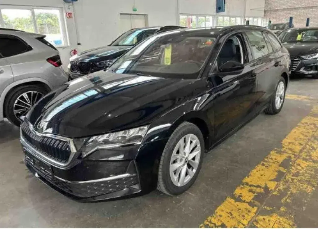 Gebraucht Skoda Octavia Selection 150 PS (110 kW) 2024 Schwarzmagic perleffekt Kombi