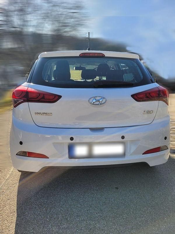 Gebraucht Hyundai i20 GO! 75 PS (55 kW) 2016 Weiß Kleinwagen