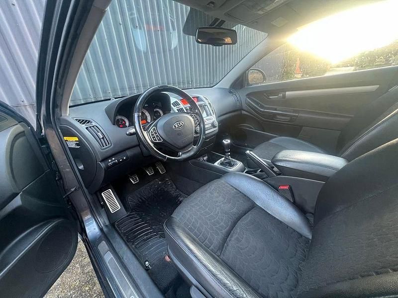 Gebraucht Kia ProCeed 126 PS (92 kW) 2008 Grau Limousine