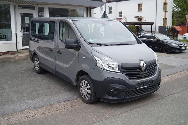 Second-hand Renault Trafic Expression 121 CP (88 kW) 2019 Gri Monovolum
