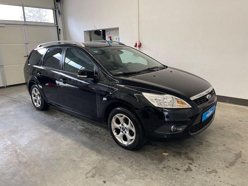 Gebraucht Ford Focus Viva 109 PS (80 kW) 2010 Pantherschwarz metallic Kombi