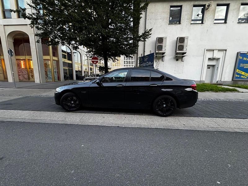 Gebraucht BMW 525 Comfort Edition 218 PS (160 kW) 2015 Schwarz Limousine