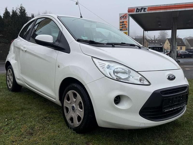 Gebraucht Ford Ka Trend 69 PS (50 kW) 2012 Crystalweiß Kleinwagen