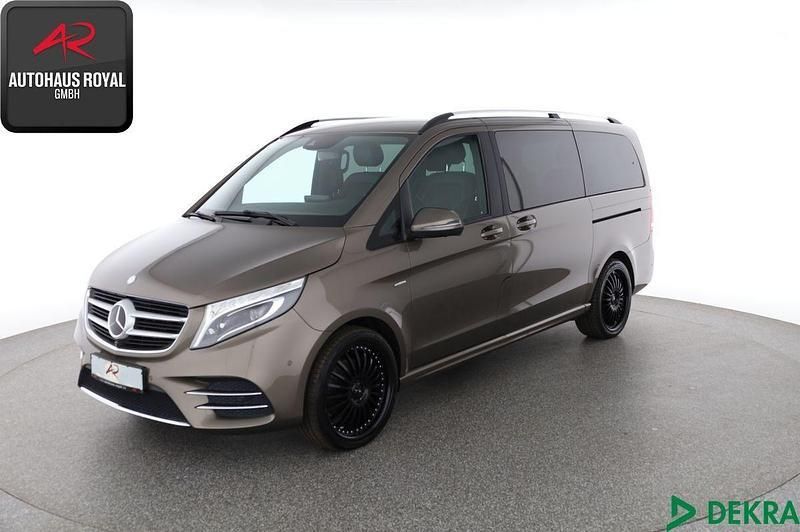 Grau Gebraucht 2016 Mercedes V250 Exclusive Van / Kleinbus | 46.880 € (Fairer Preis) - Bild 1/4